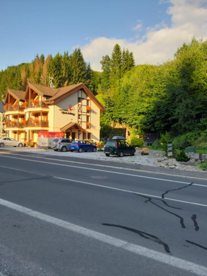 Pension Holiday Vrchlabí Buitenkant foto