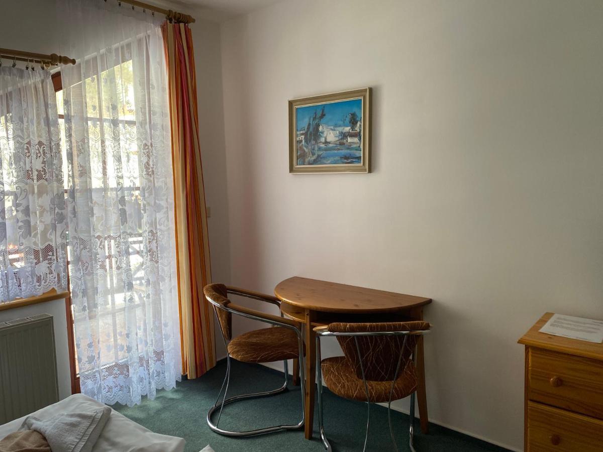 Pension Holiday Vrchlabí Buitenkant foto