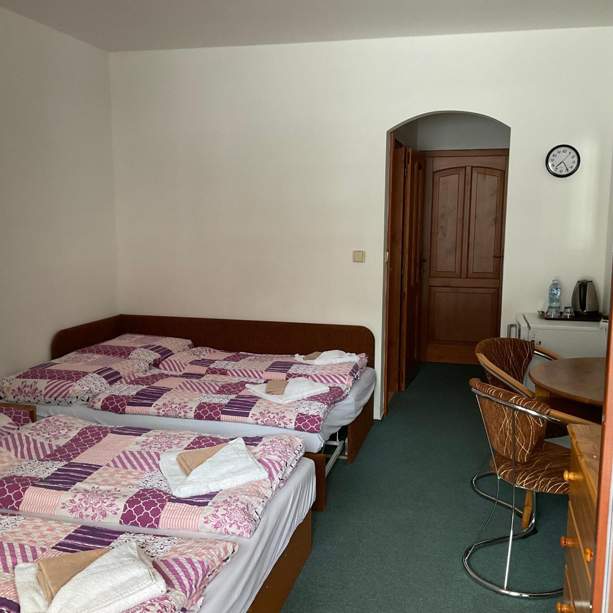 Pension Holiday Vrchlabí Buitenkant foto